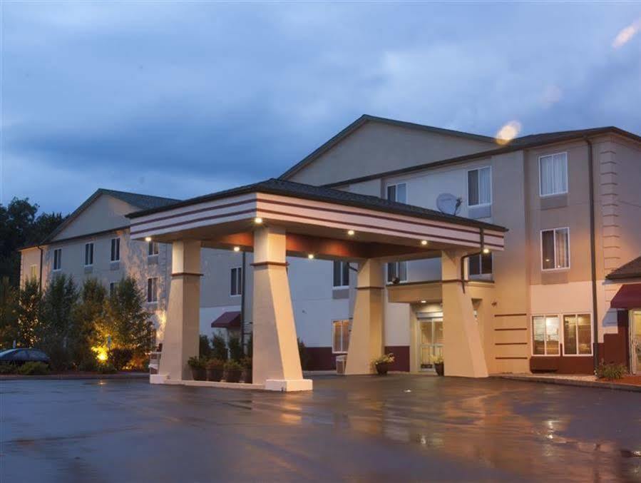 Comfort Inn & Suites Harrisburg Exterior photo